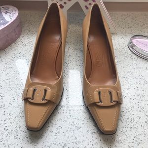 Salvatore ferragamo pumps